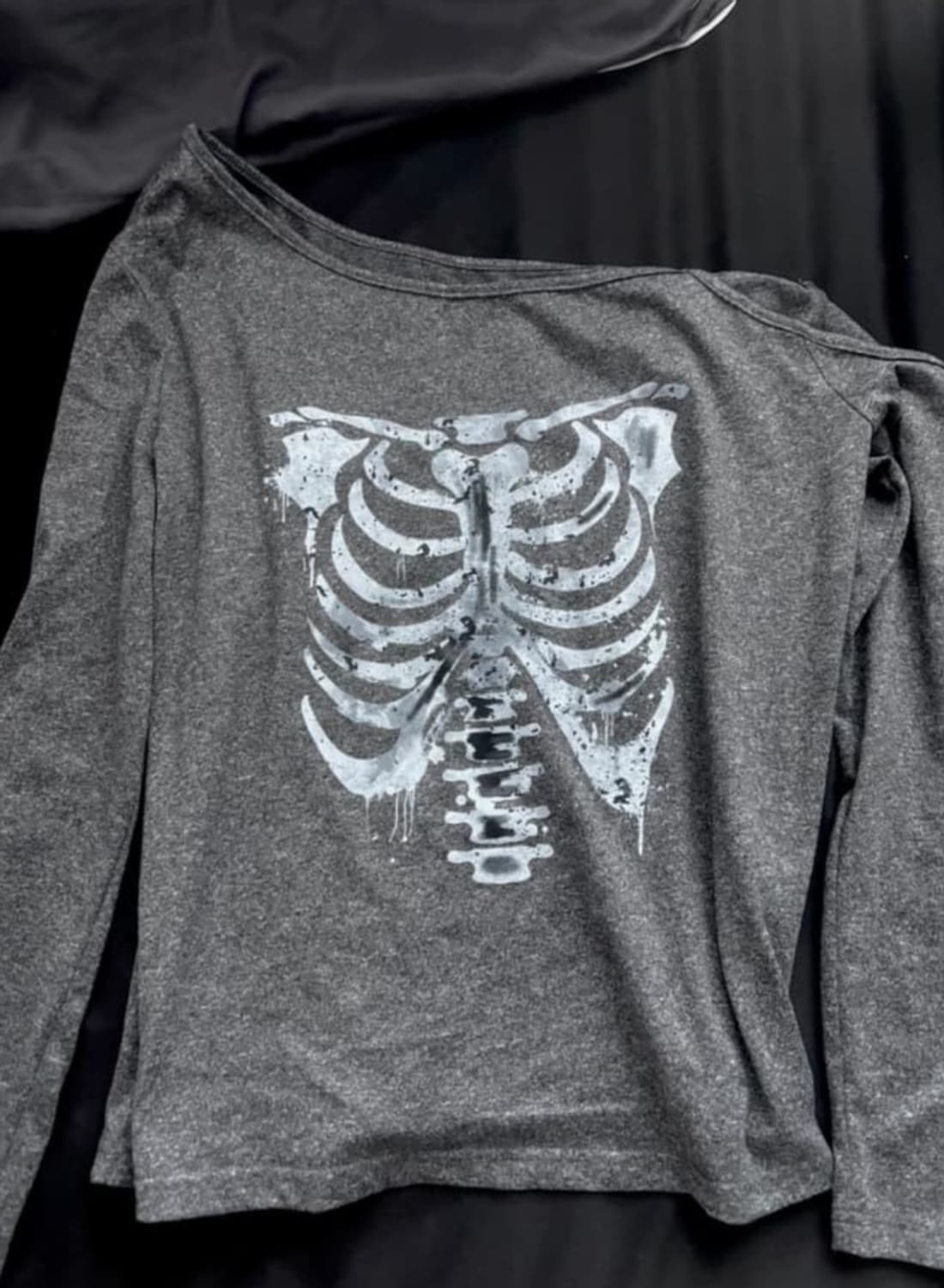 스컬 그래픽 오프숄더 롱슬리브 y2k 펑크 갸루 공겜여주 빈티지 상품이미지1