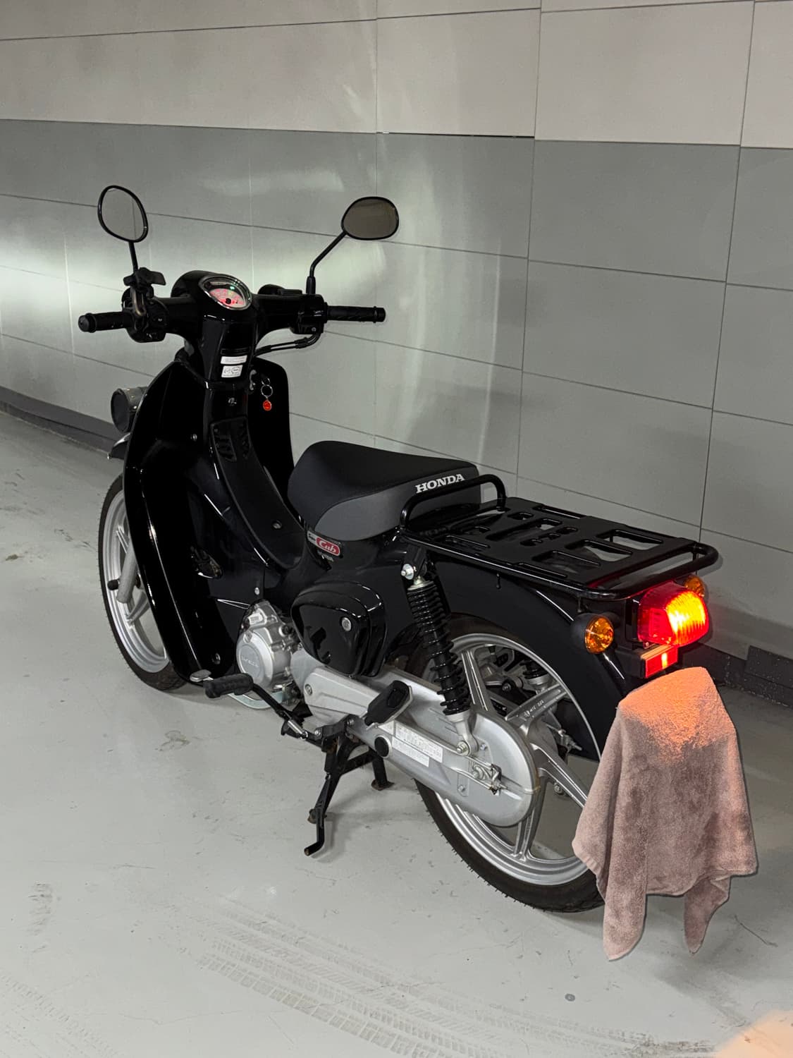 혼다 슈퍼커브110 블랙 23년식 16xxkm 상품이미지4