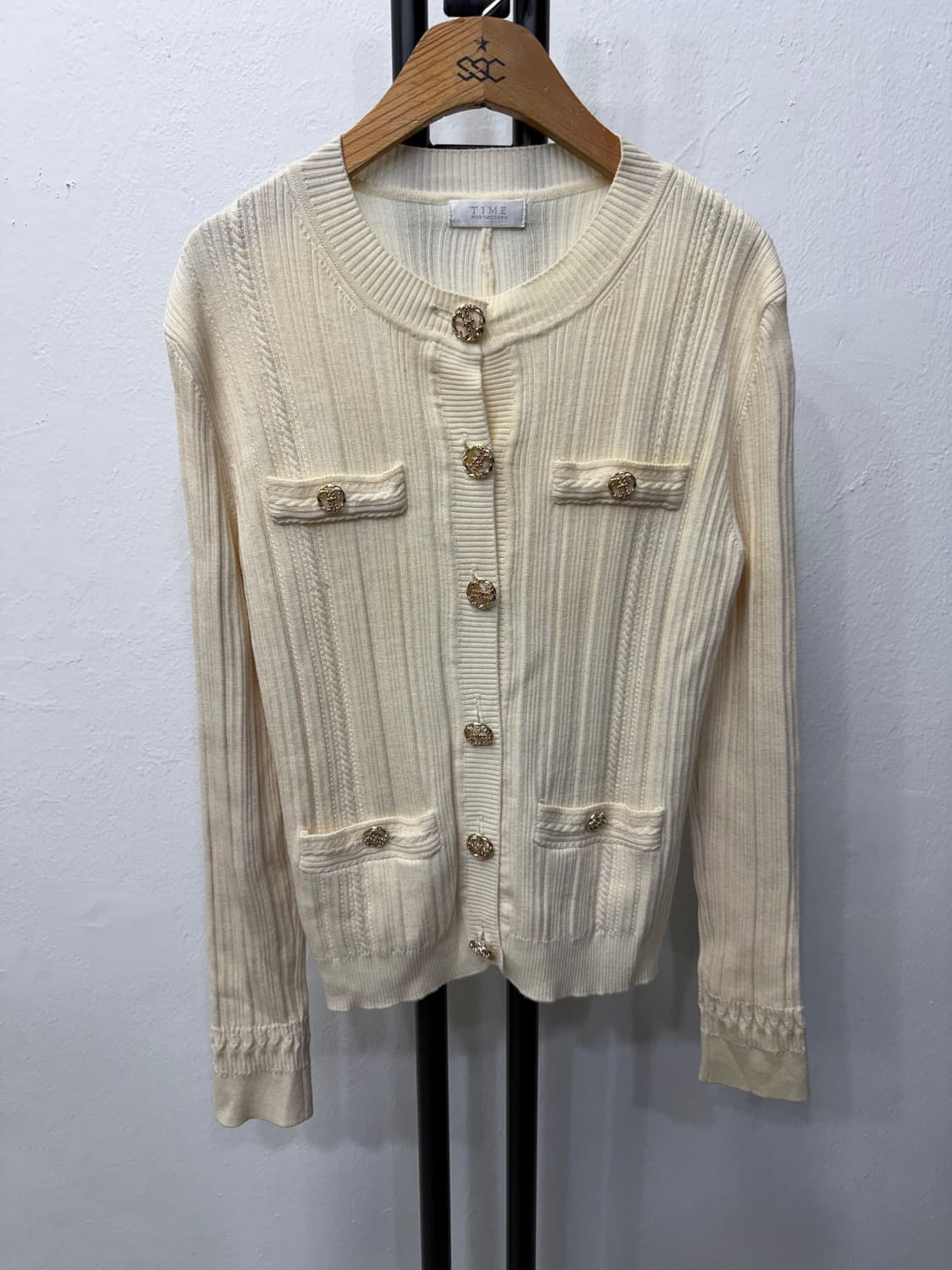 정품) TIME 타임 한섬 21ss 아이보리 금장버튼 가디건 90F 상품이미지1
