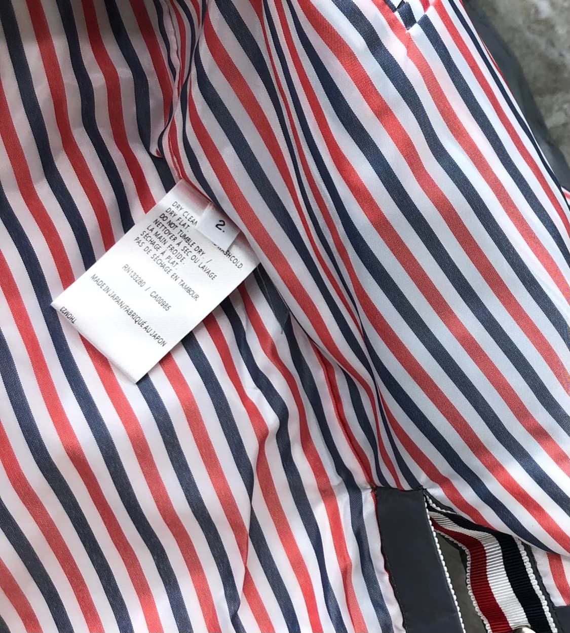 톰브라운 패딩 베스트 그레이 상품이미지5