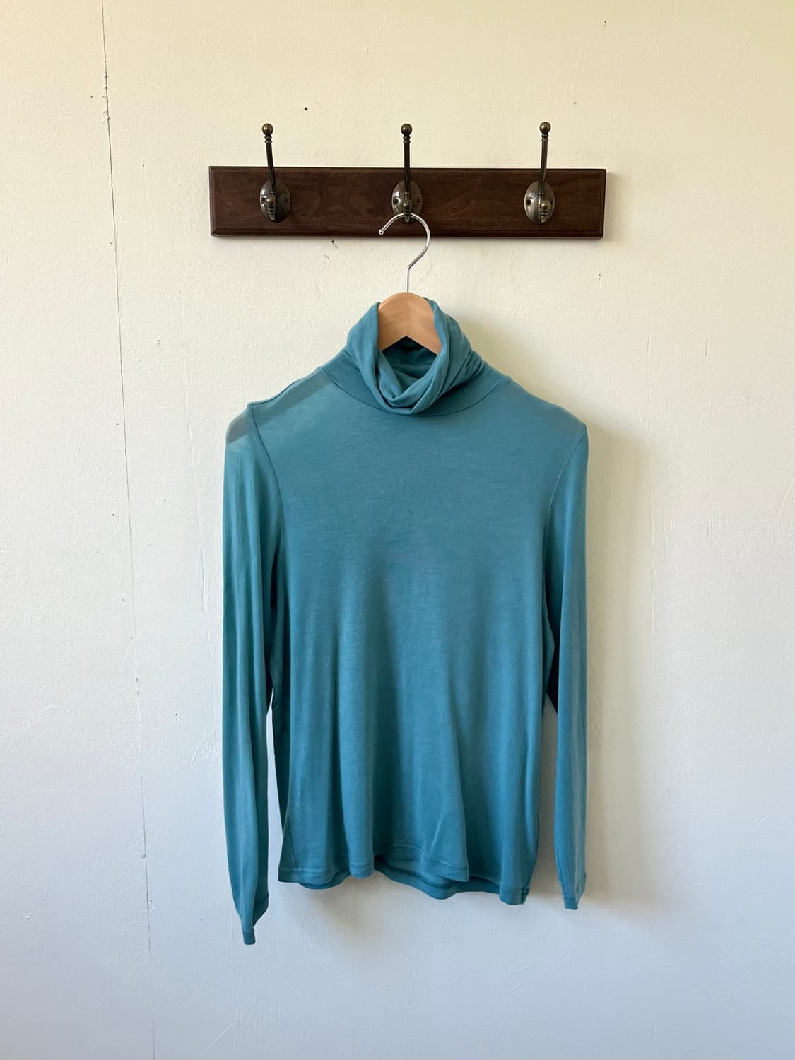 Aloe 스카이블루 터틀넥 상품이미지1