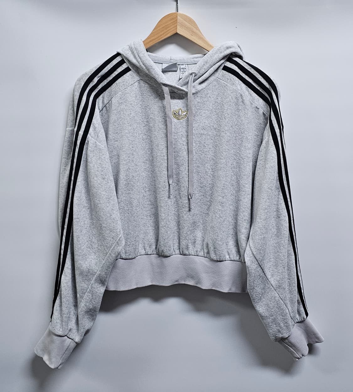 아디다스 여성 벨벳 크롭 조거팬츠 셋업 상품이미지2