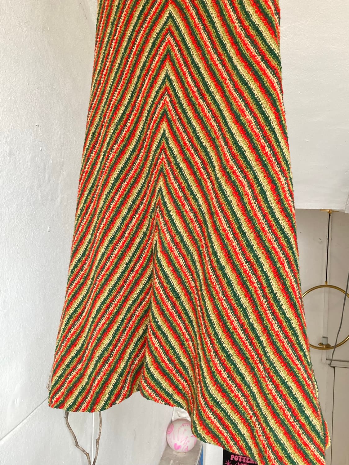 사선 언발 울 패턴 미디 스커트 상품이미지3