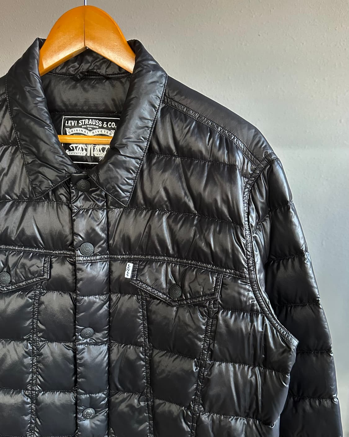 [L]리바이스 Big E 화이트탭 구스다운 트러커 경량 패딩 상품이미지3