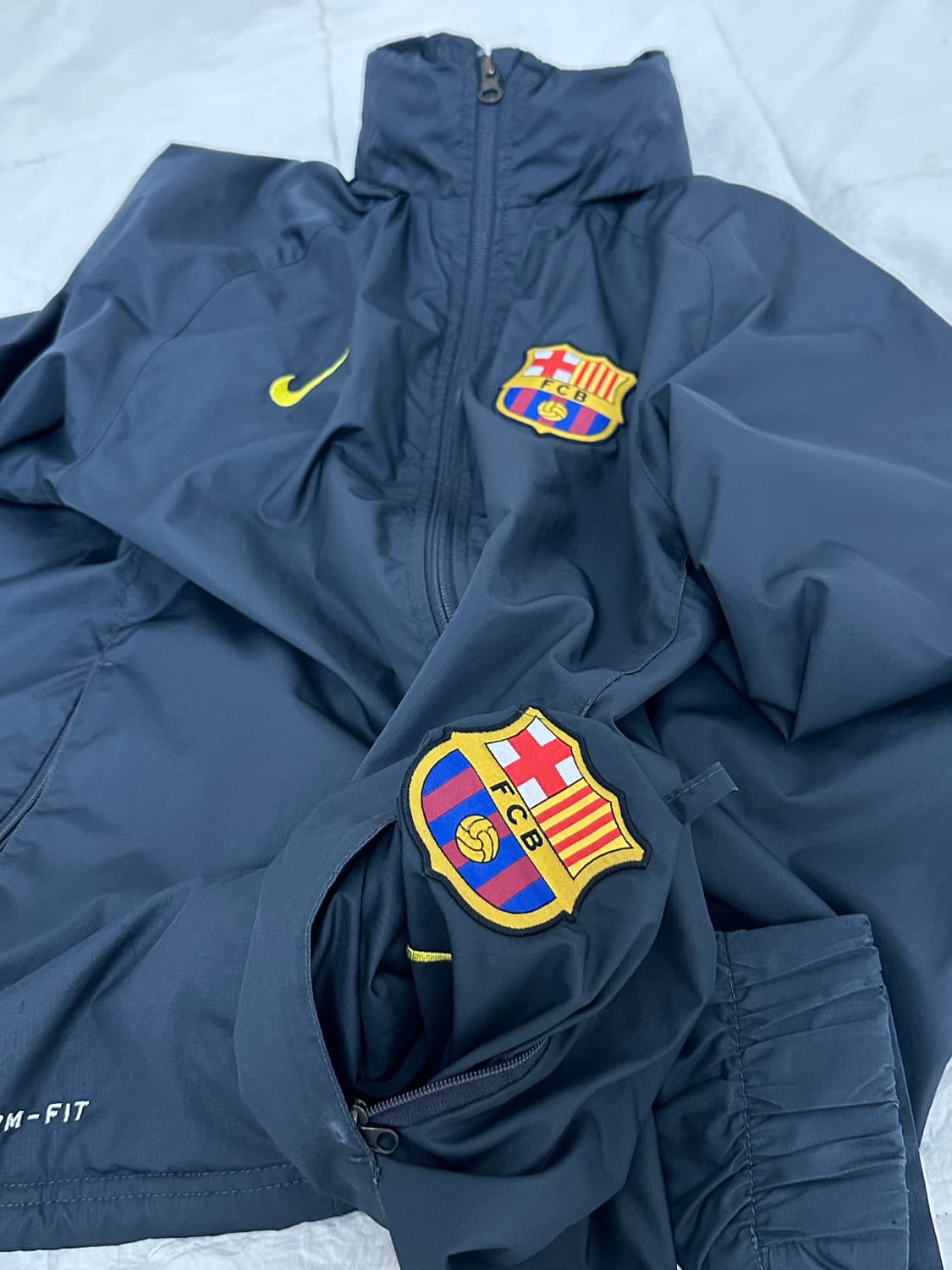 나이키 바르샤 스톰핏 바람막이 미디움 상품이미지6