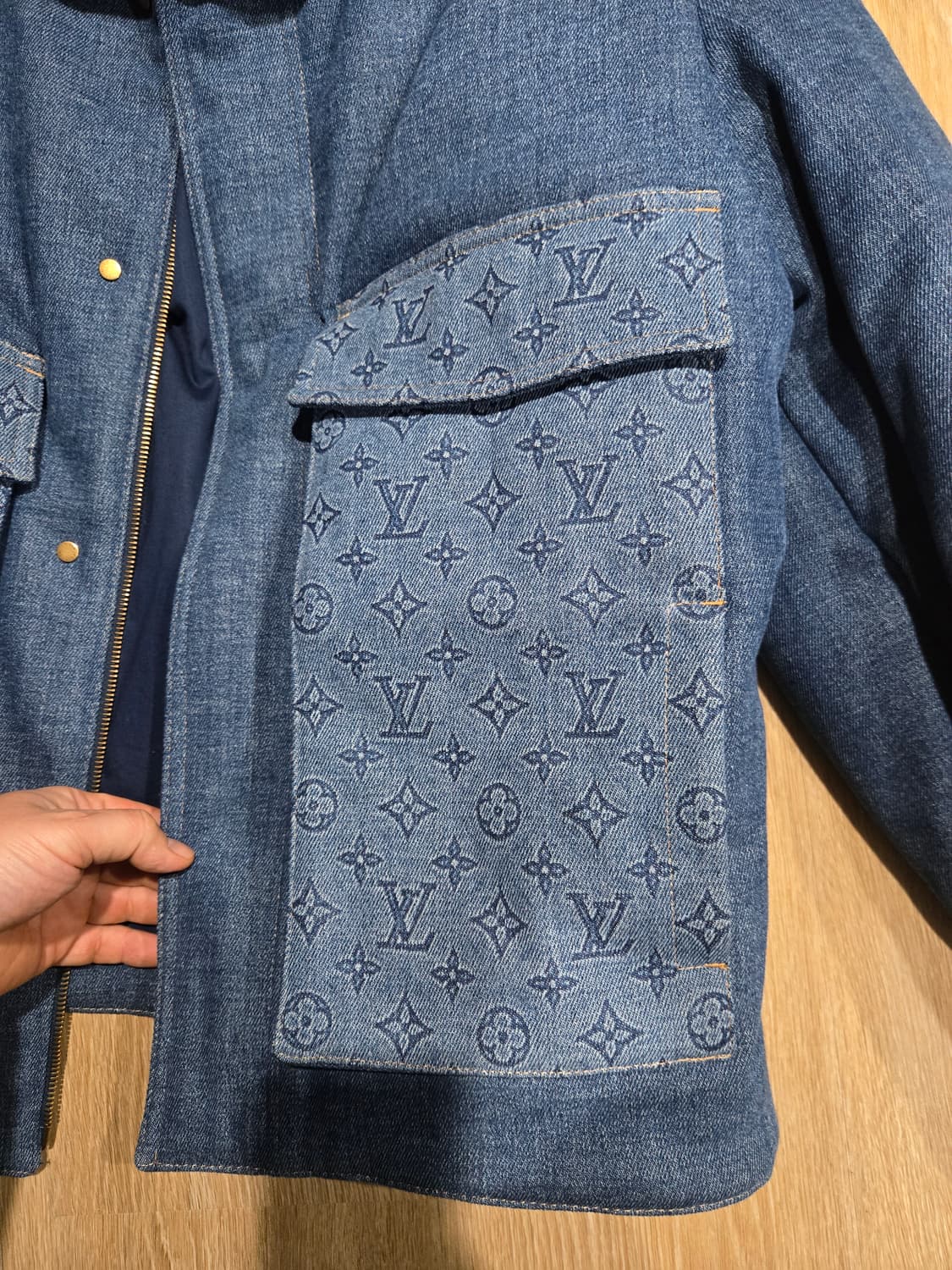 루이비통 모노그램 데님 패딩 자켓 상품이미지7