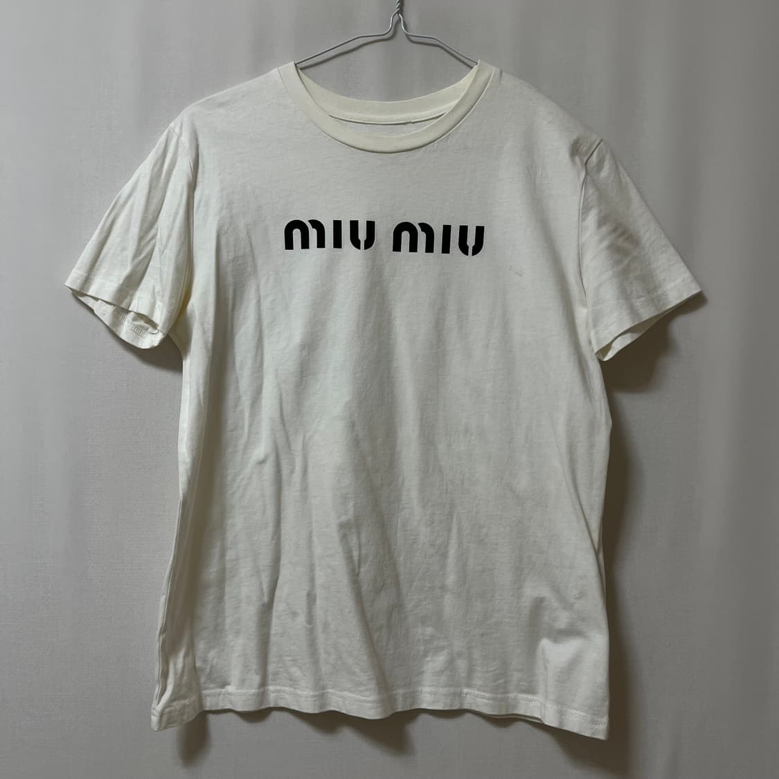 미우미우 MIU MIU 빅로고 반팔티 S/90 상품이미지1