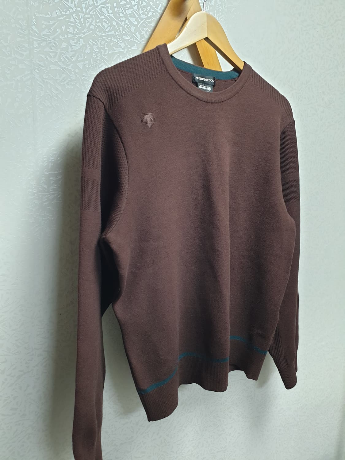 [남100] 데상트골프 라운드 풀오버니트 브라운 상품이미지2