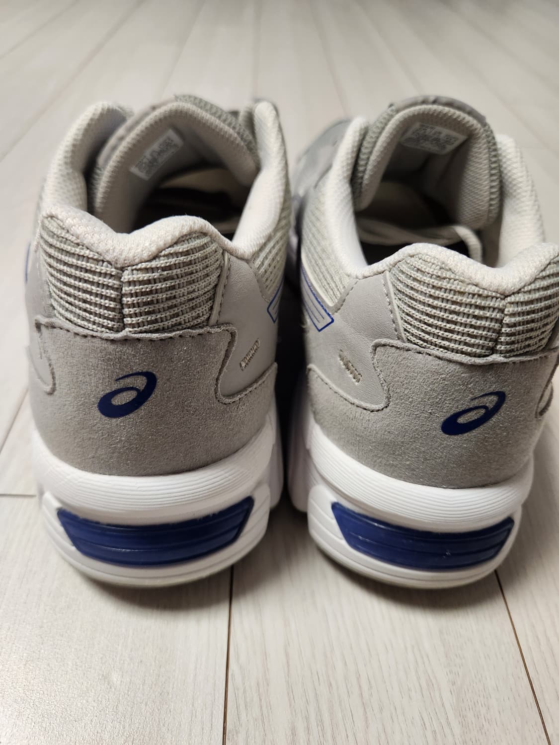 아식스 젤 조그 MC 그레이 사이즈275

여러 중고사이트에도 같이 판매 상품이미지4