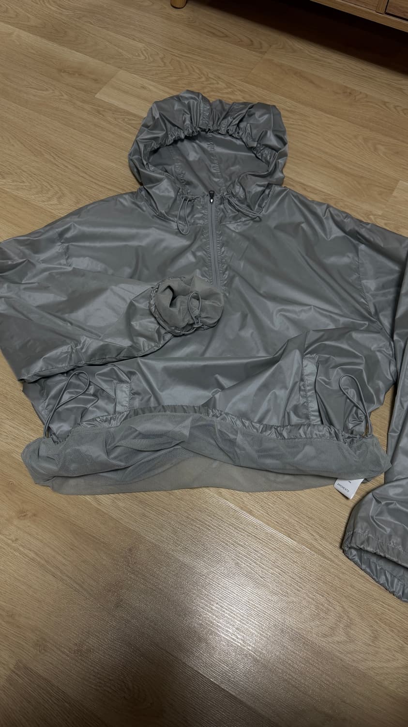 아모멘토 GLOSSY NYLON HALF ZIP-UP  (실버 / L) 상품이미지6