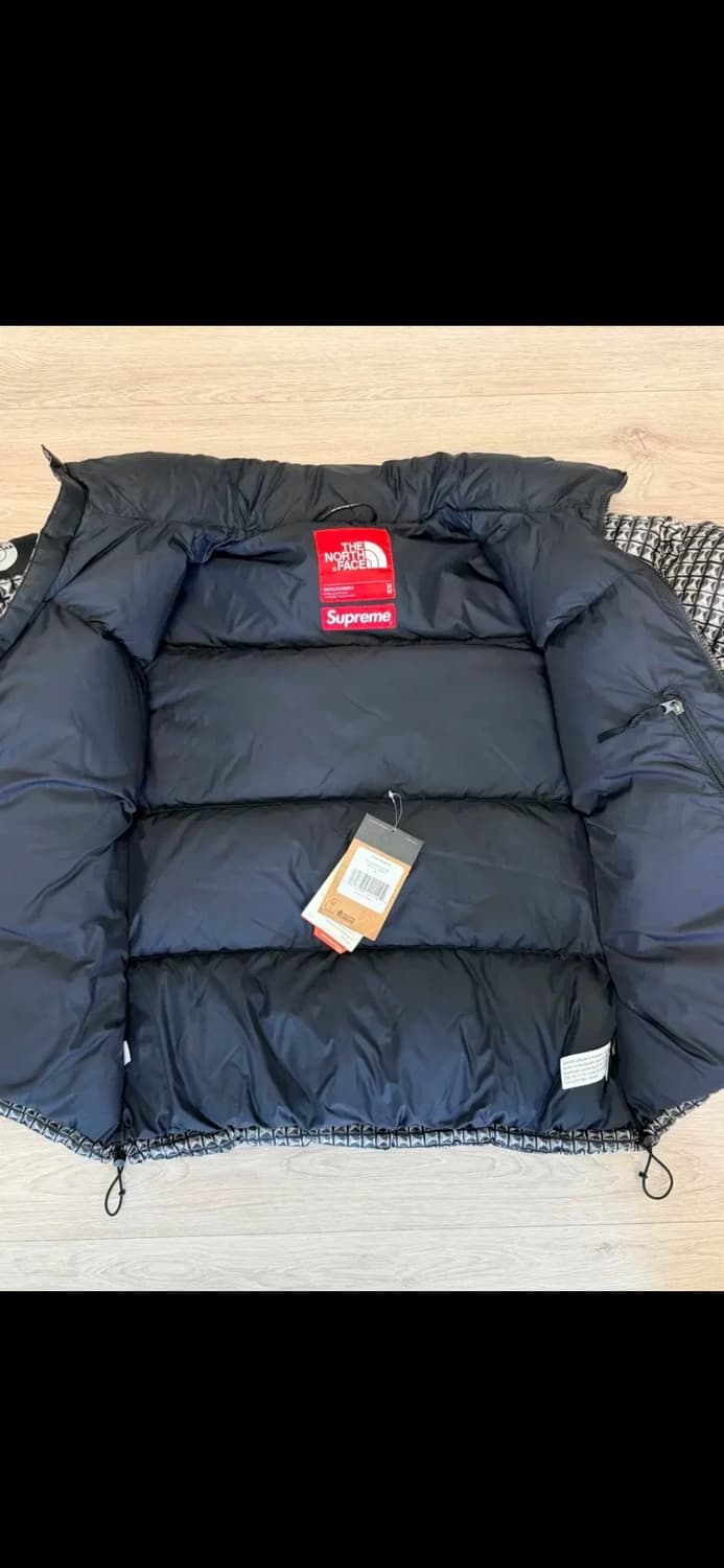 슈프림 x 노스페이스 스터드 눕시 패딩 M 상품이미지6