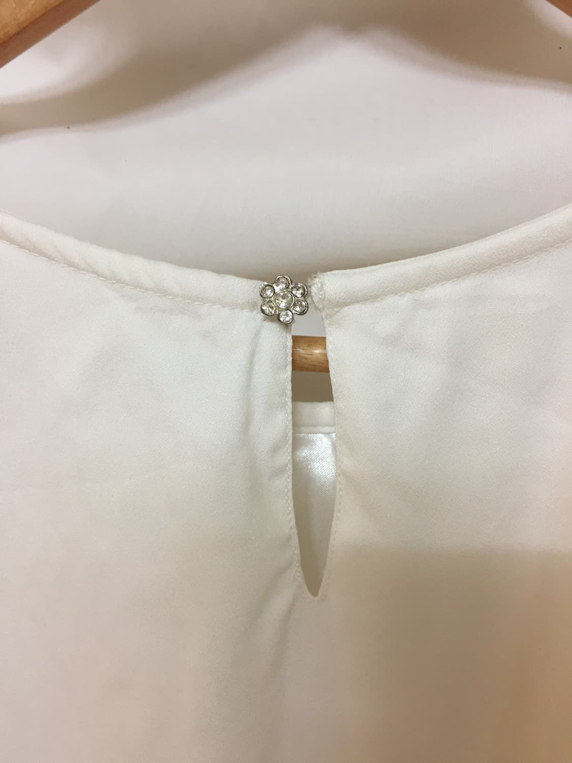 어깨 트임 리본 블라우스 상품이미지5