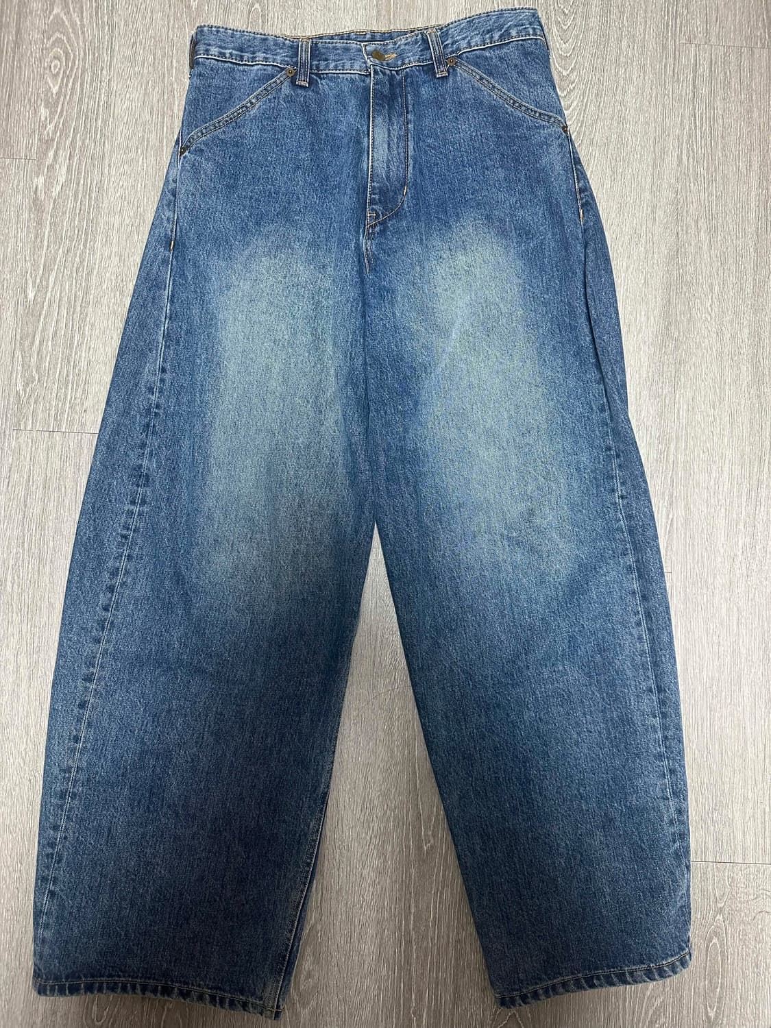 해칭룸 와이드 커브진 워시드블루 상품이미지1