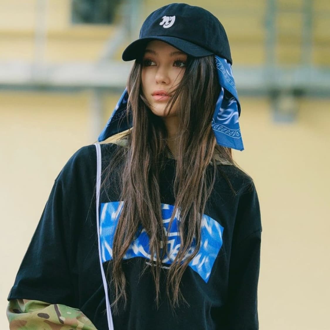 뉴진스 x 히로시 반다나 블루 상품이미지5