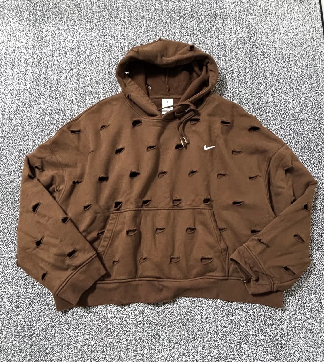 빈티지9. 자크뮈스 x 나이키 뉴진스, 코쿤 착용 데미지 후드 후디 상품이미지1