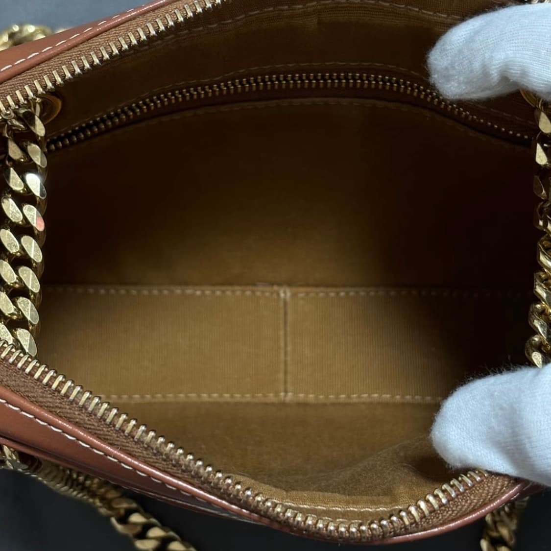 셀린느 트리오페 파타팡스 스몰 트리옹프 화이트 탠. 리사백 상품이미지5