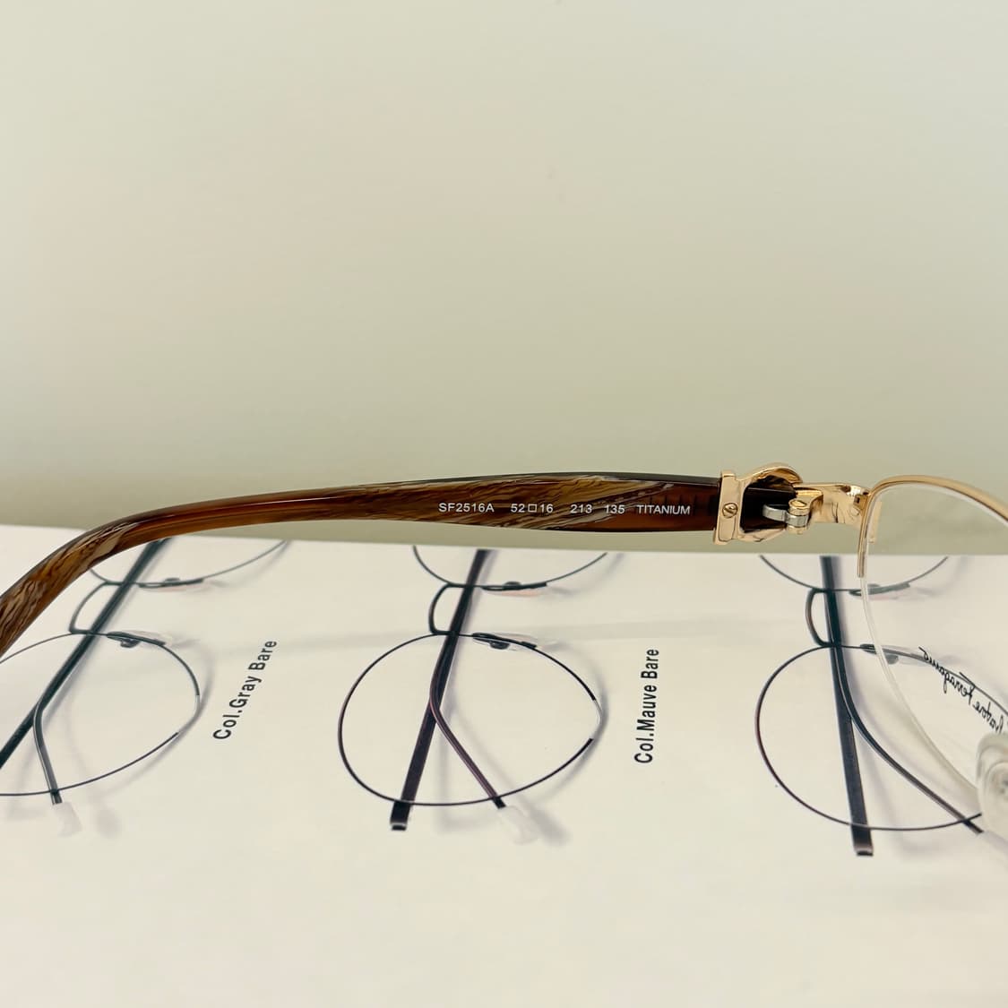 페레가모 골드 오벌형 반무테 상품이미지7