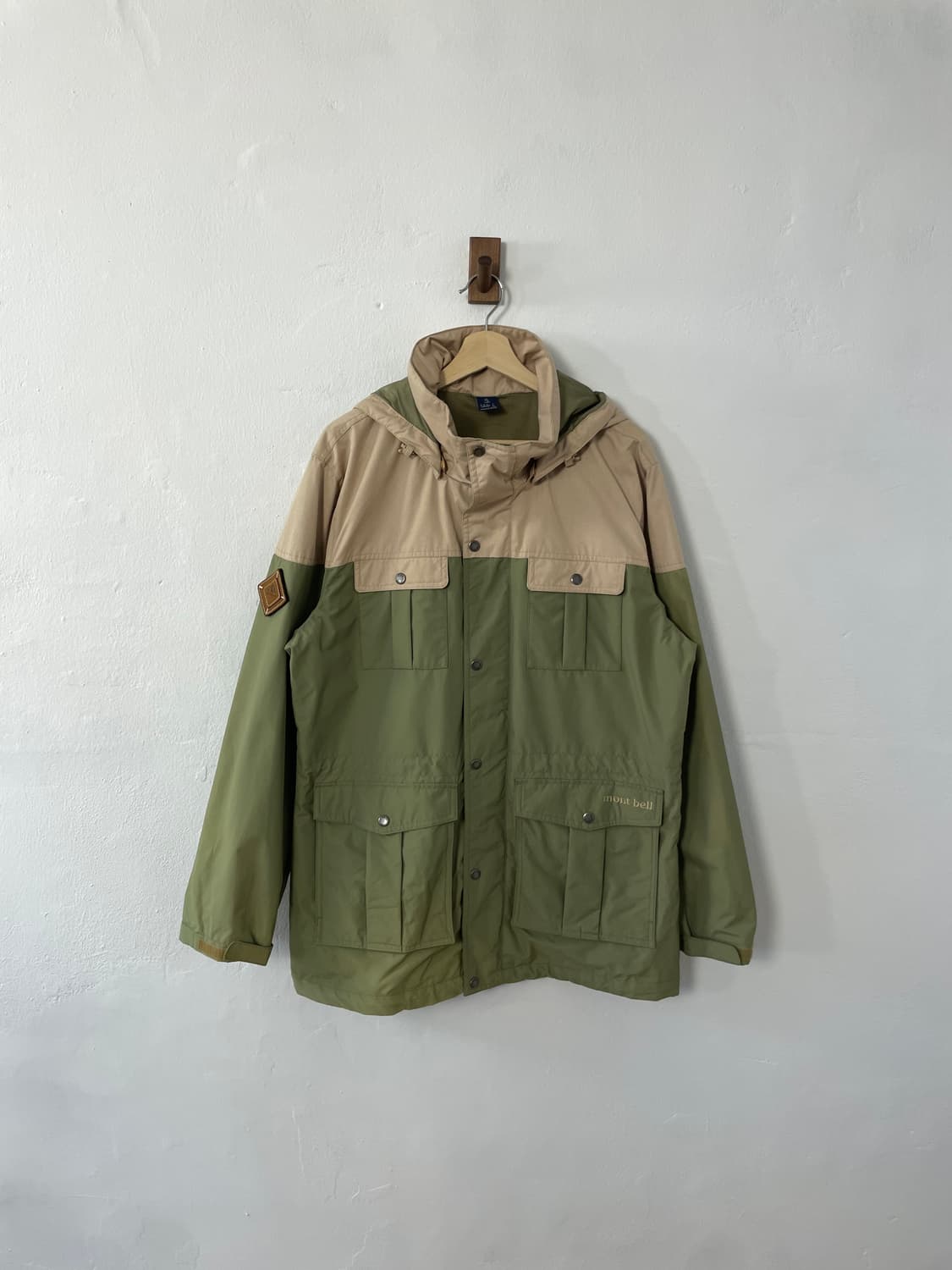 몽벨 윈드브레이커  상품이미지1