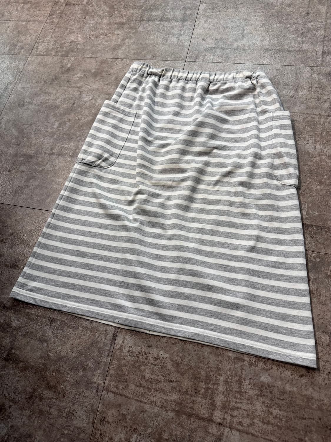 스트라이프 패턴 포켓/버튼 디테일 스커트 상품이미지4