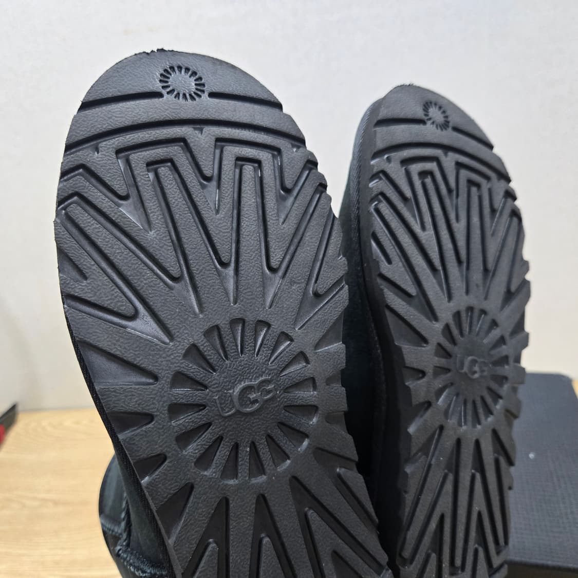 260 UGG 어그 남성용 클래식 미니 블랙  상품이미지8