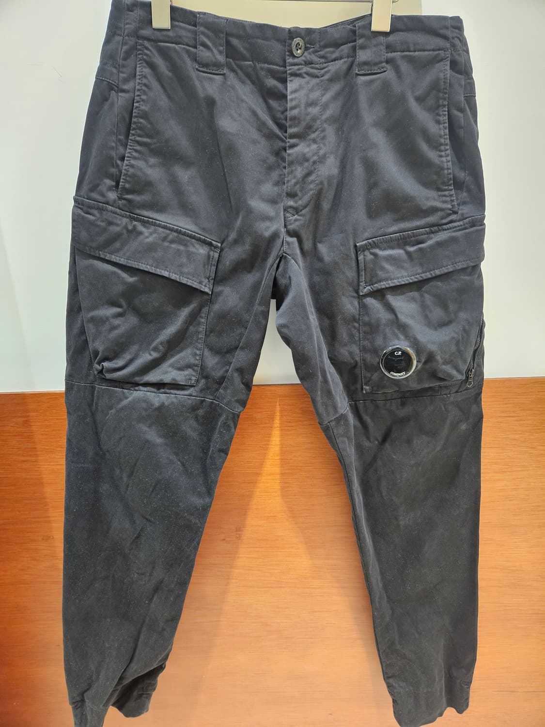 CP컴퍼니 카고팬츠 블랙 46사이즈  상품이미지1