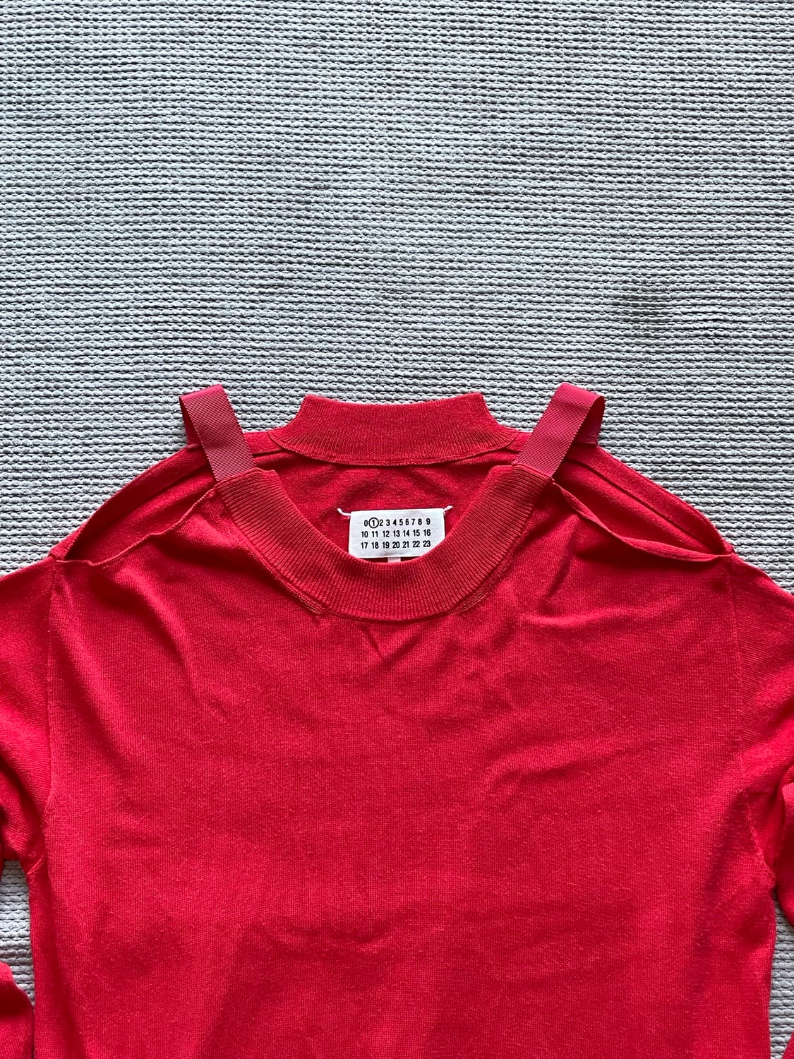 메종 마르지엘라 오픈 숄더 니트 상품이미지4