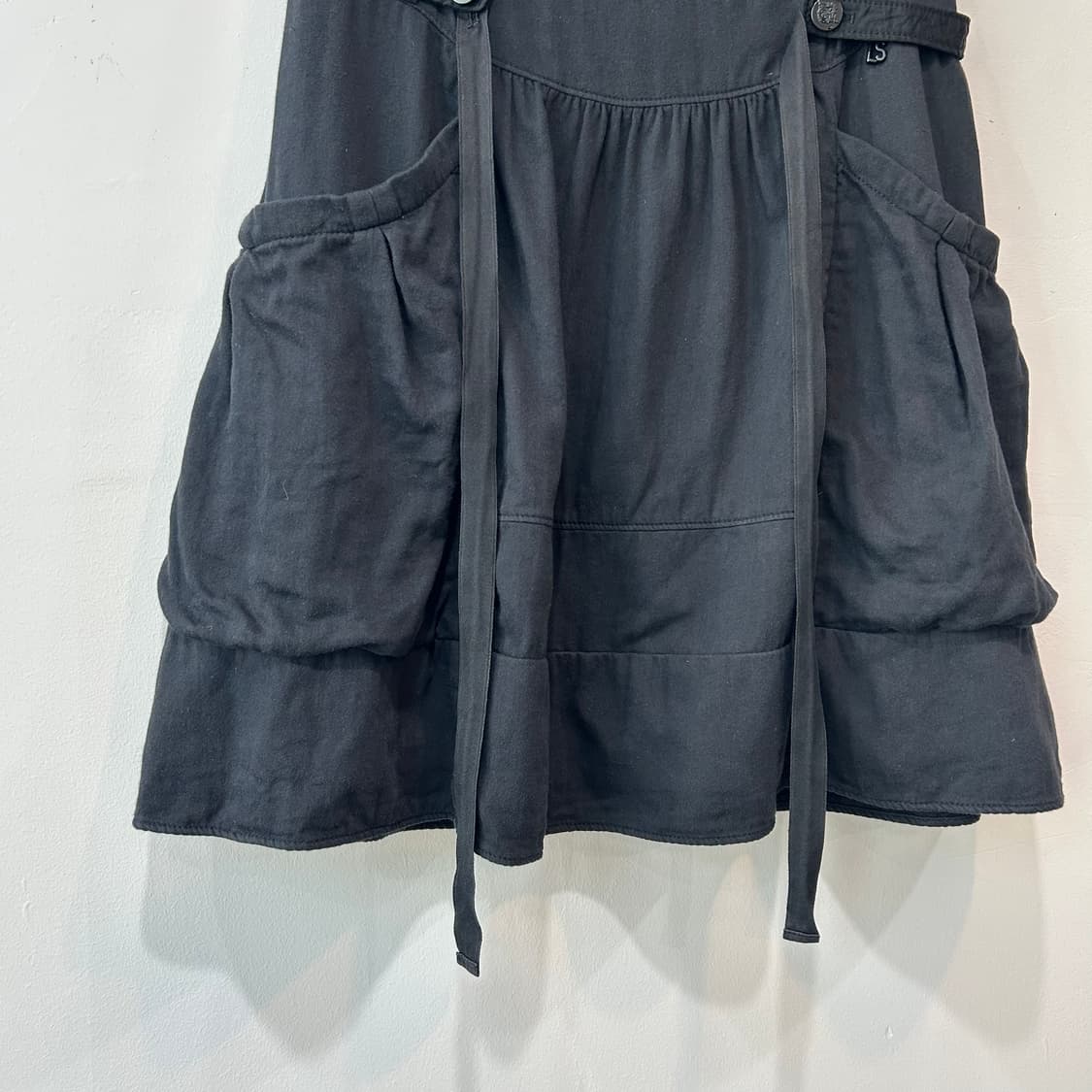 블랙 포켓 미디 스커트 상품이미지3