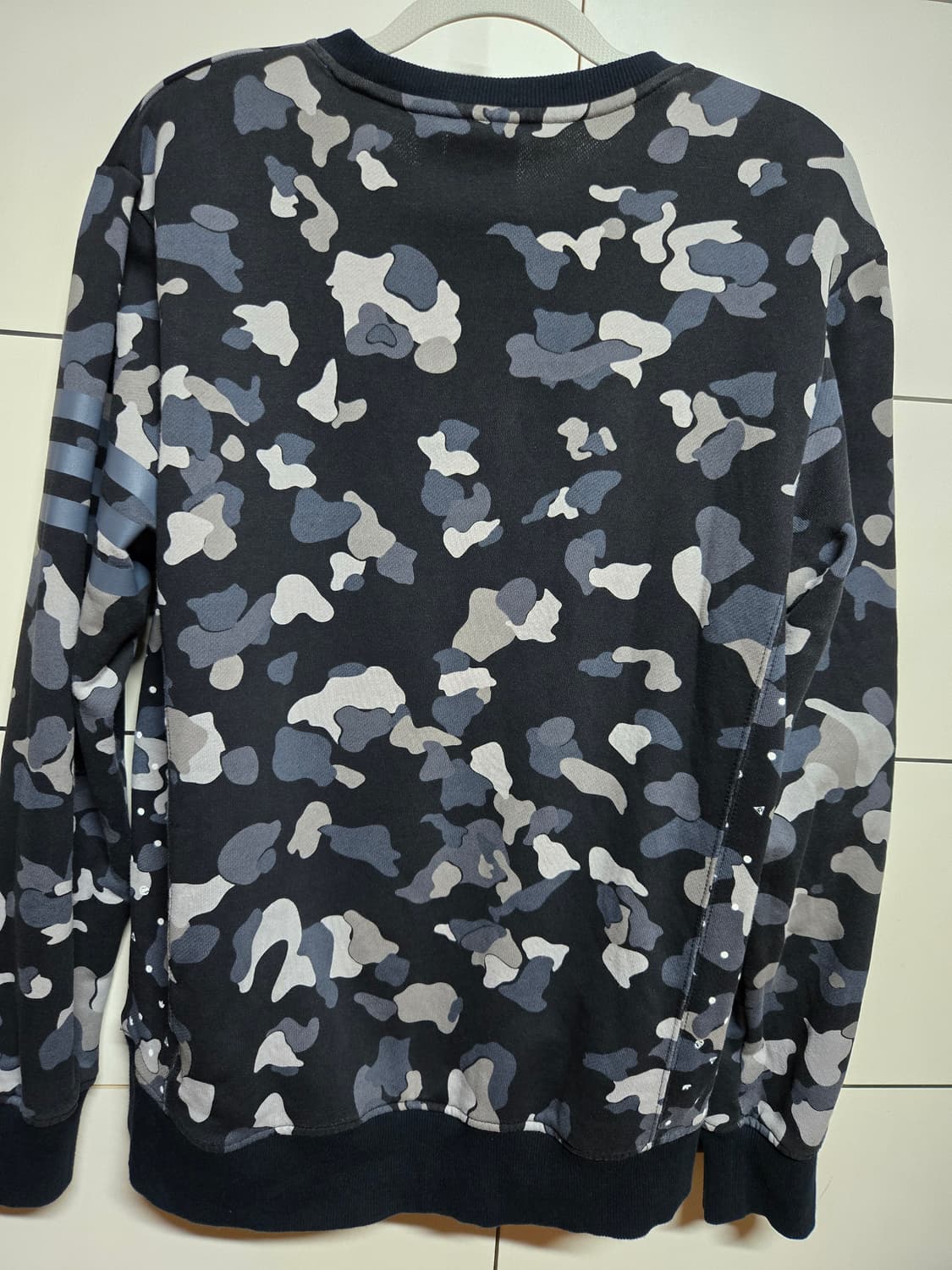 아디다스 왕불꽃 카모 맨투맨(100사이즈) 상품이미지5