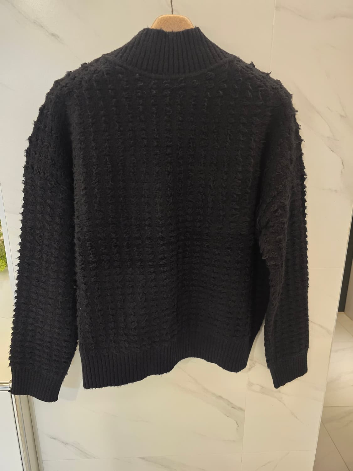 아크네 스튜디오 텍스처드 v넥 스웨터 상품이미지4