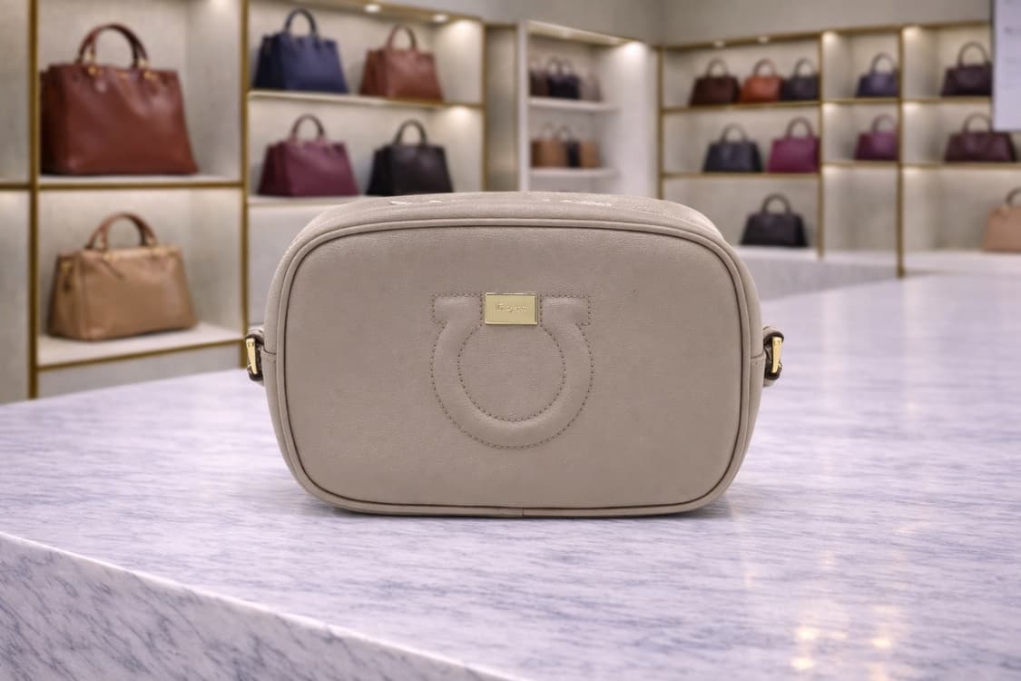 [A급] 페라가모 간치니 시티 크로스백 미니 판매합니다!!! 상품이미지1