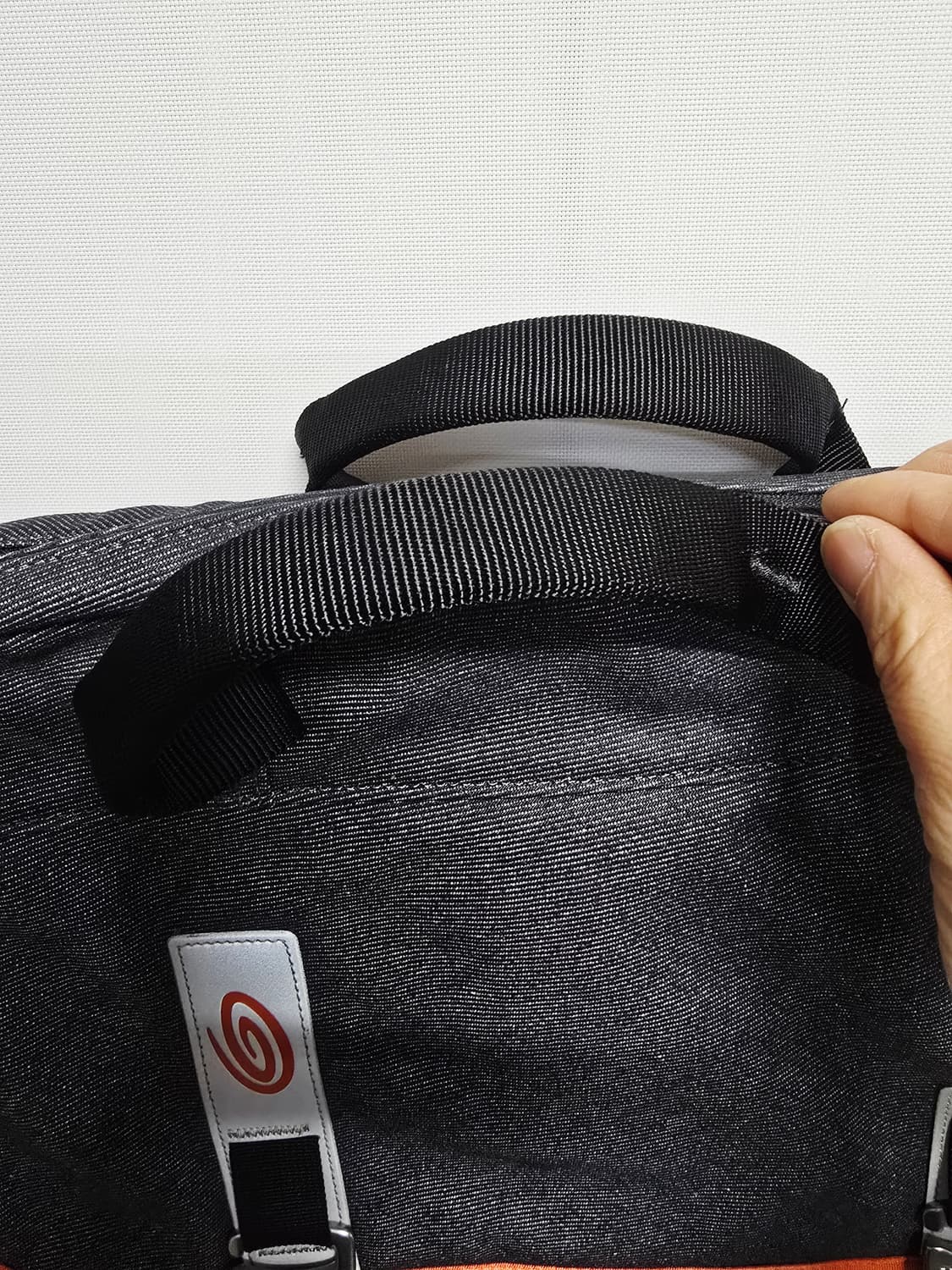 팀벅2 메신저백 블랙/오렌지 상품이미지4