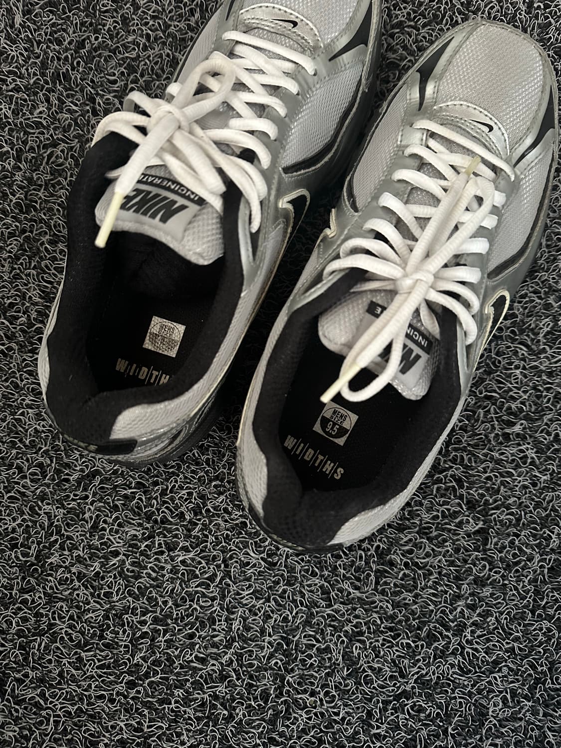 나이키 줌 보메로 5 실버  상품이미지5