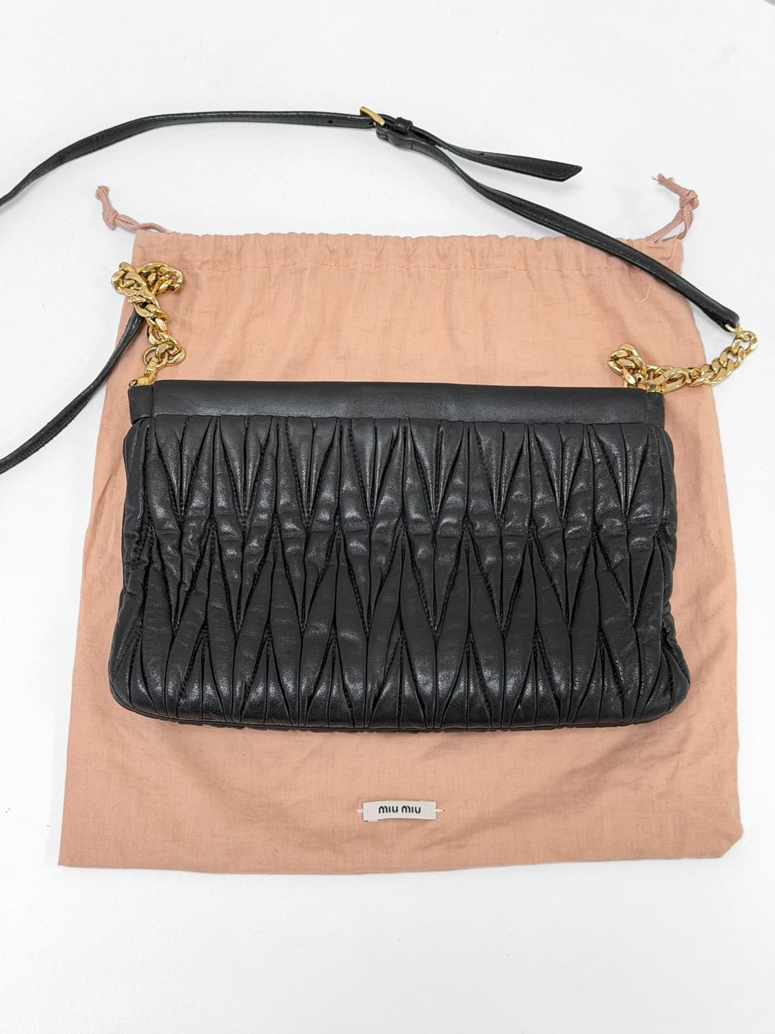 미우미우 나파 레더 마테라쎄 크로스백 상품이미지5