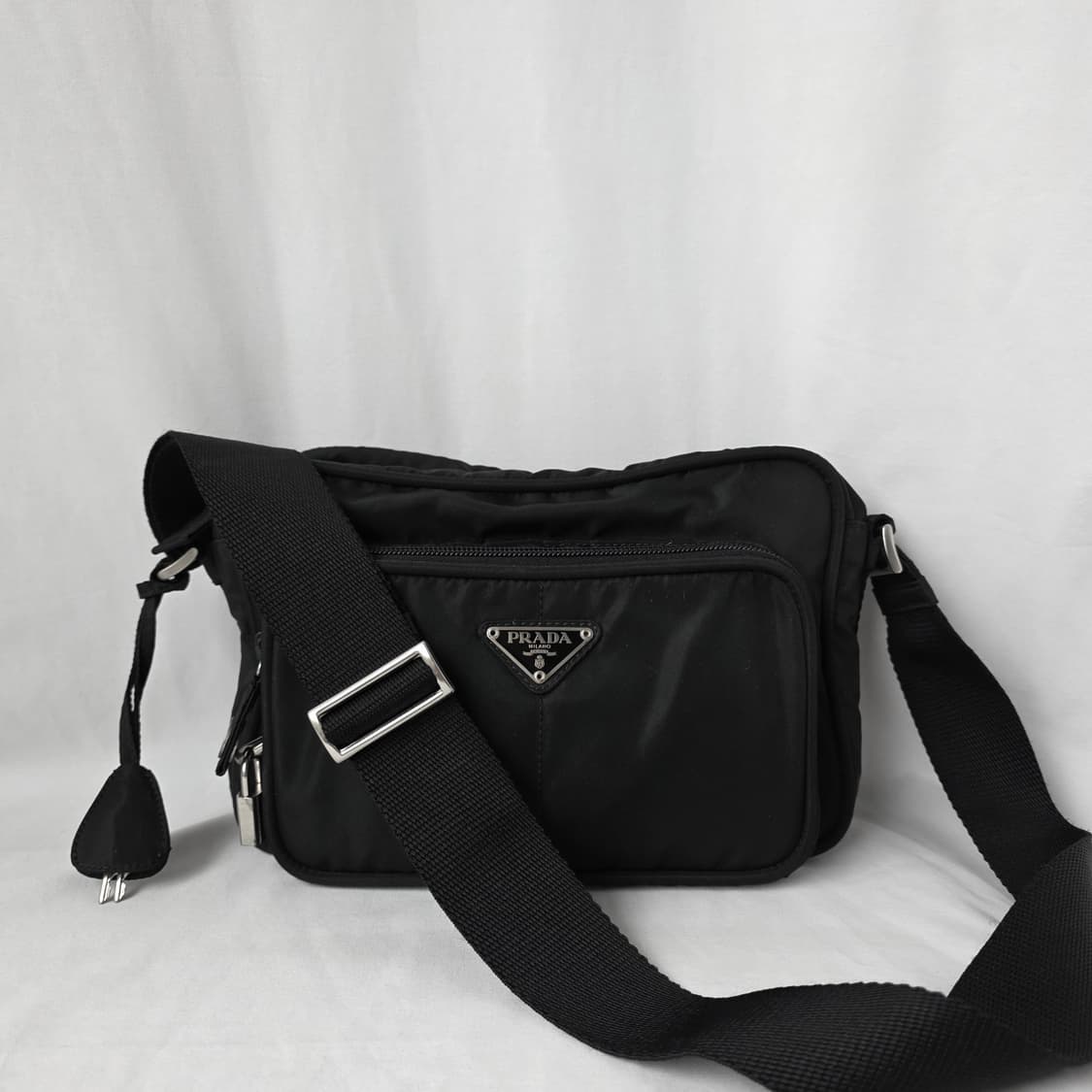 [정품 PRADA] 프라다 나일론 카메라백 크로스백 상품이미지2