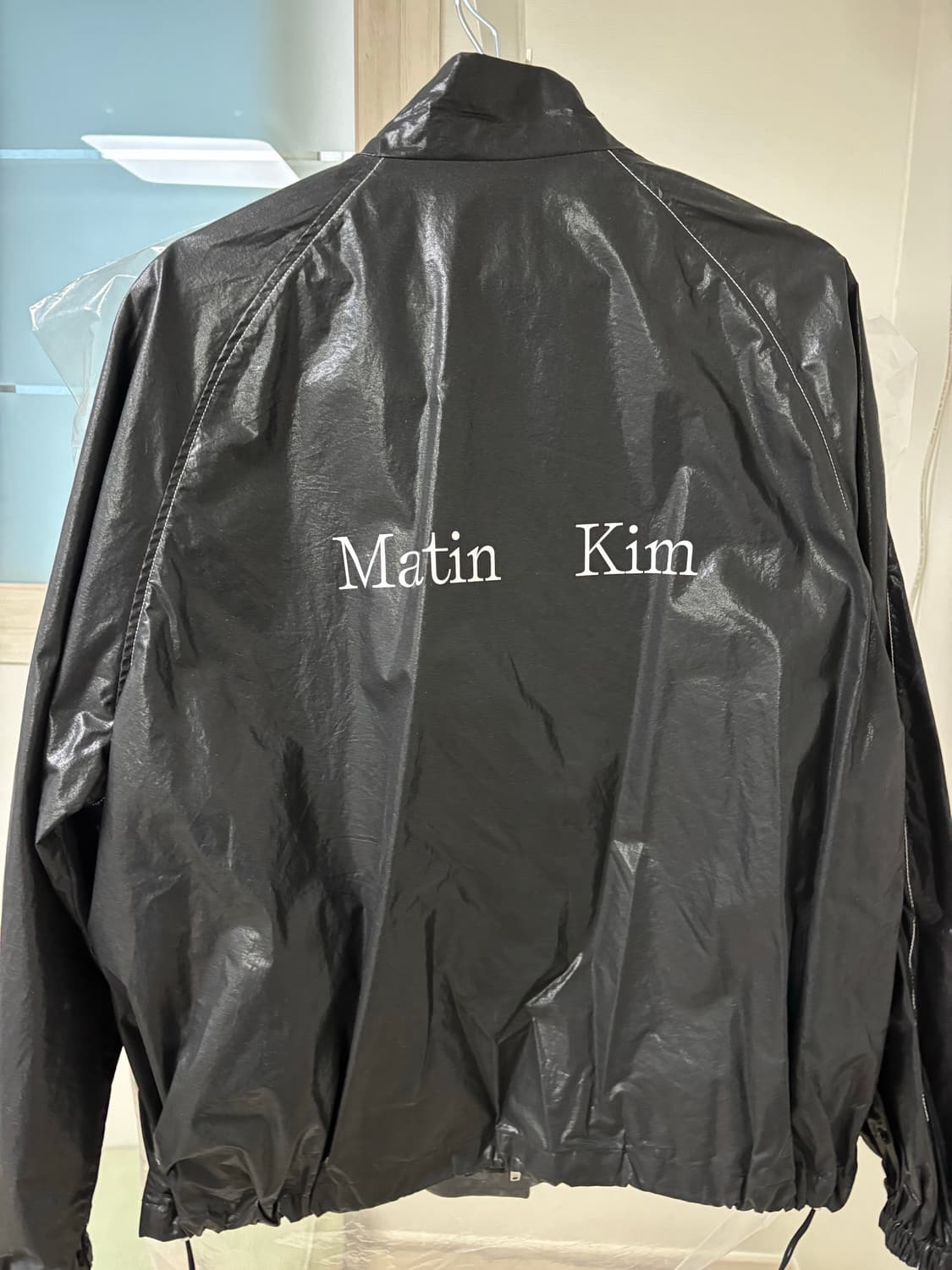 마뗑킴 로고 코팅 점퍼 블랙 상품이미지1