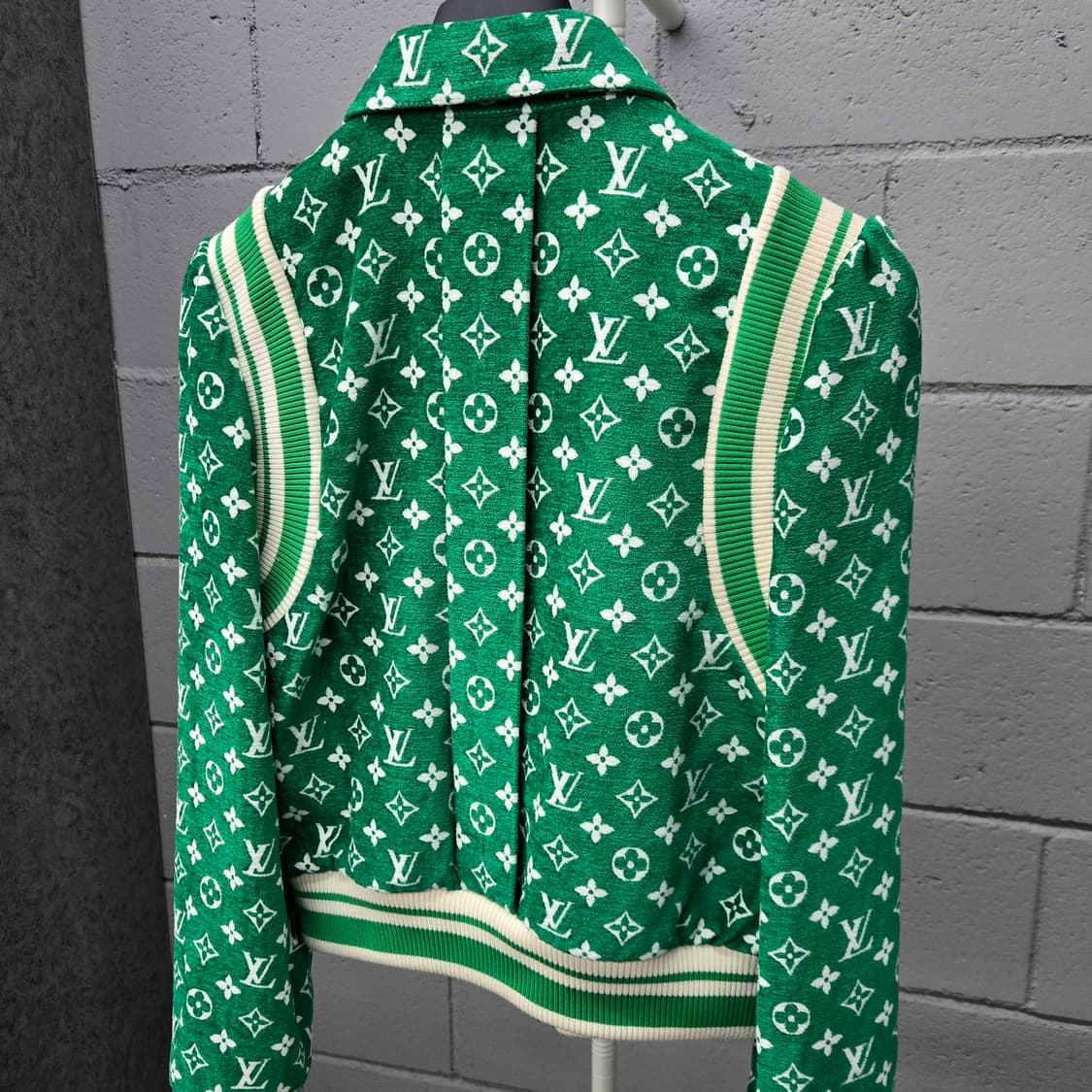 [ 새상품/백화점판] 루이비통 LV 모노그램 타월링 봄버 자켓 그린 상품이미지5