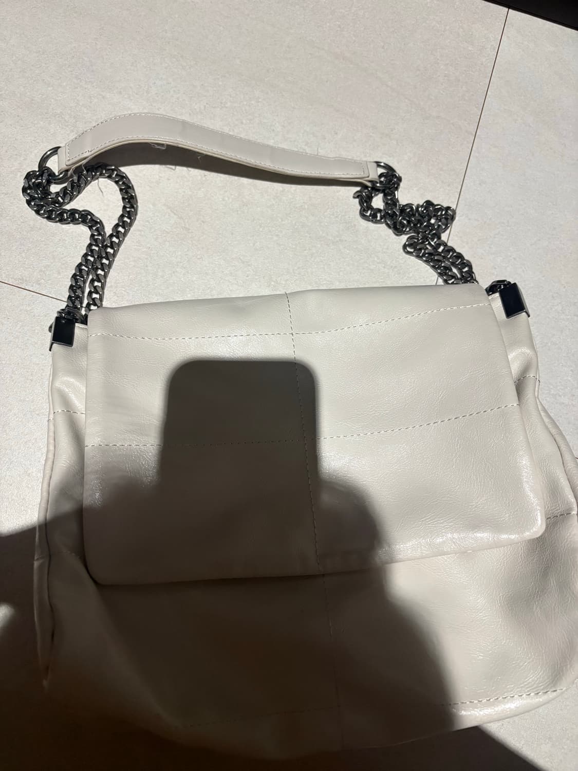 자라 락플랩백 숄더백 화이트 상품이미지4