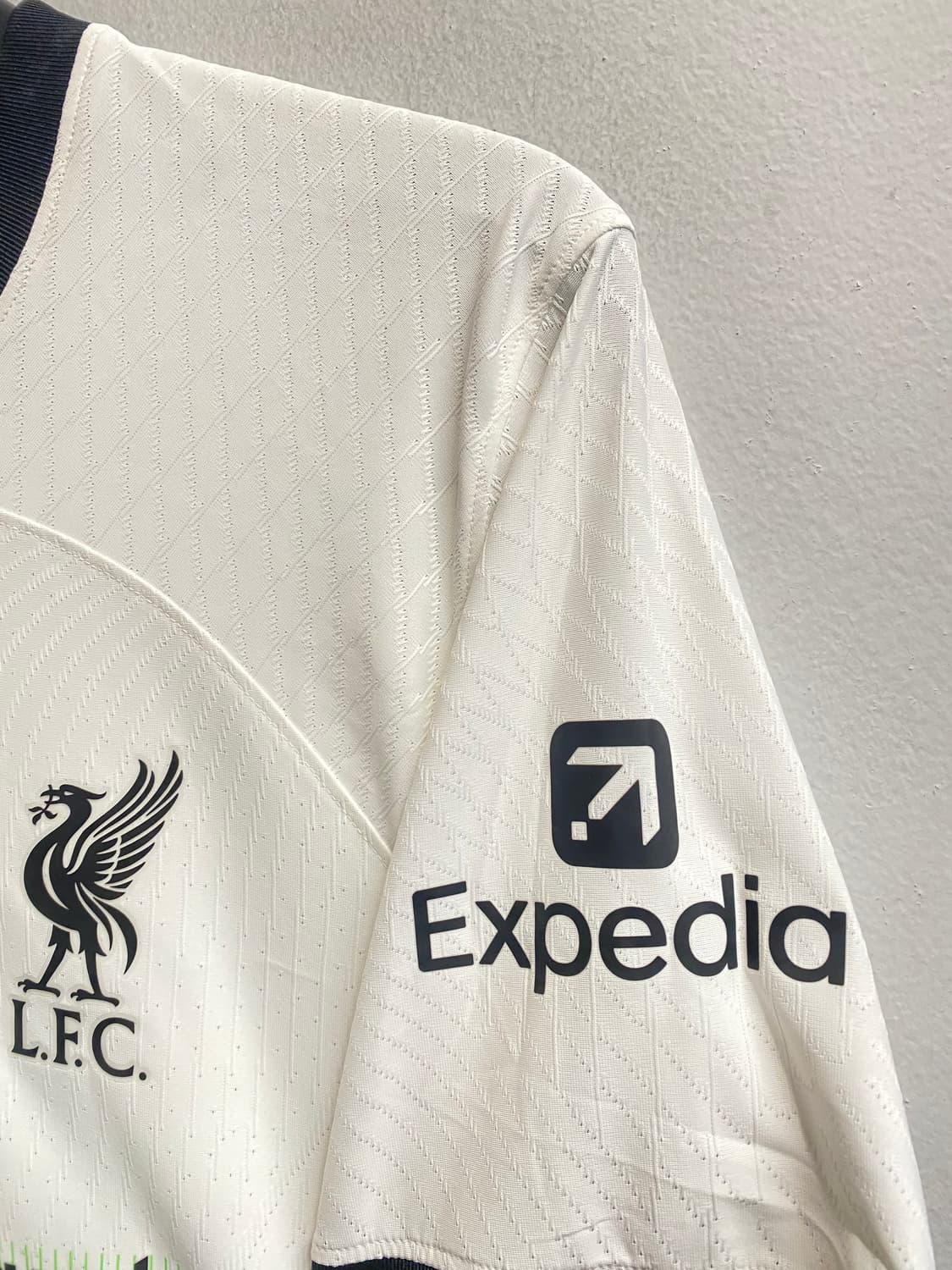 23/24 리버풀 어웨이 어센틱 소보슬라이 NEW (M) 상품이미지4