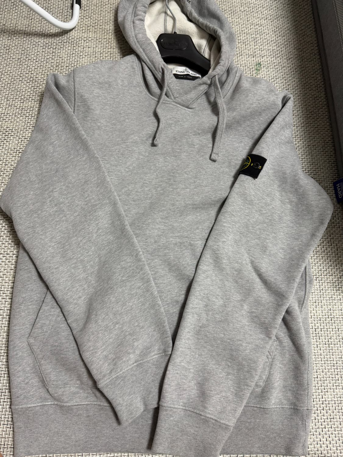 새상품급 컨디션 스톤아일랜드 후드티 L사이즈 상품이미지1