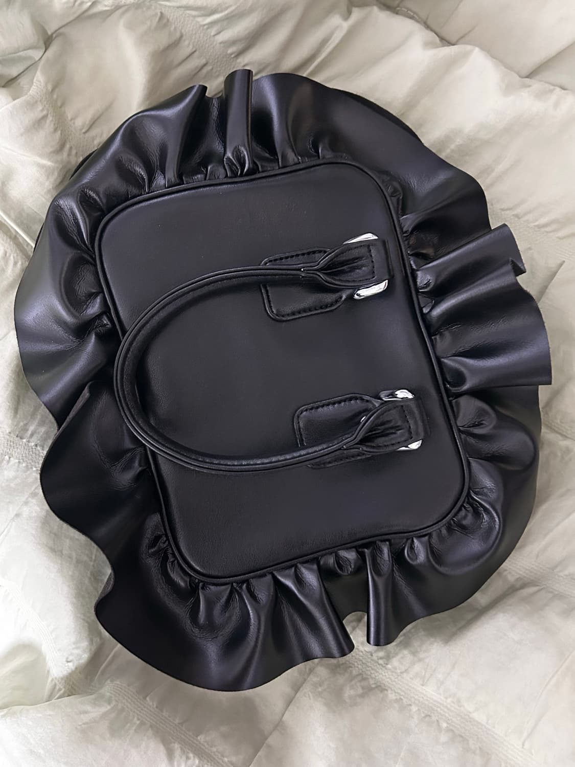 꼼데가르송 프릴백 상품이미지1