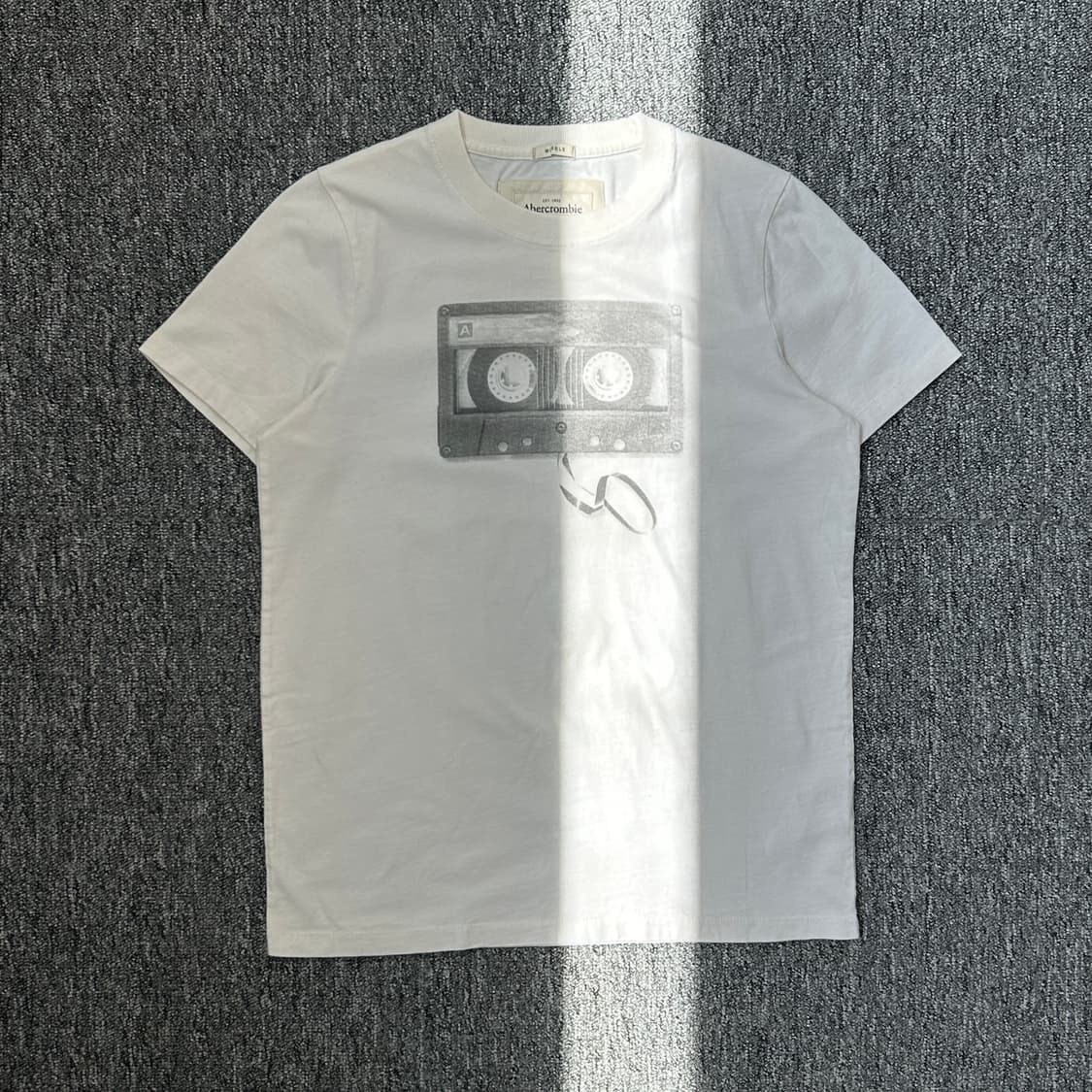 아베크롬비 테이프 프린팅 반팔티셔츠 상품이미지1