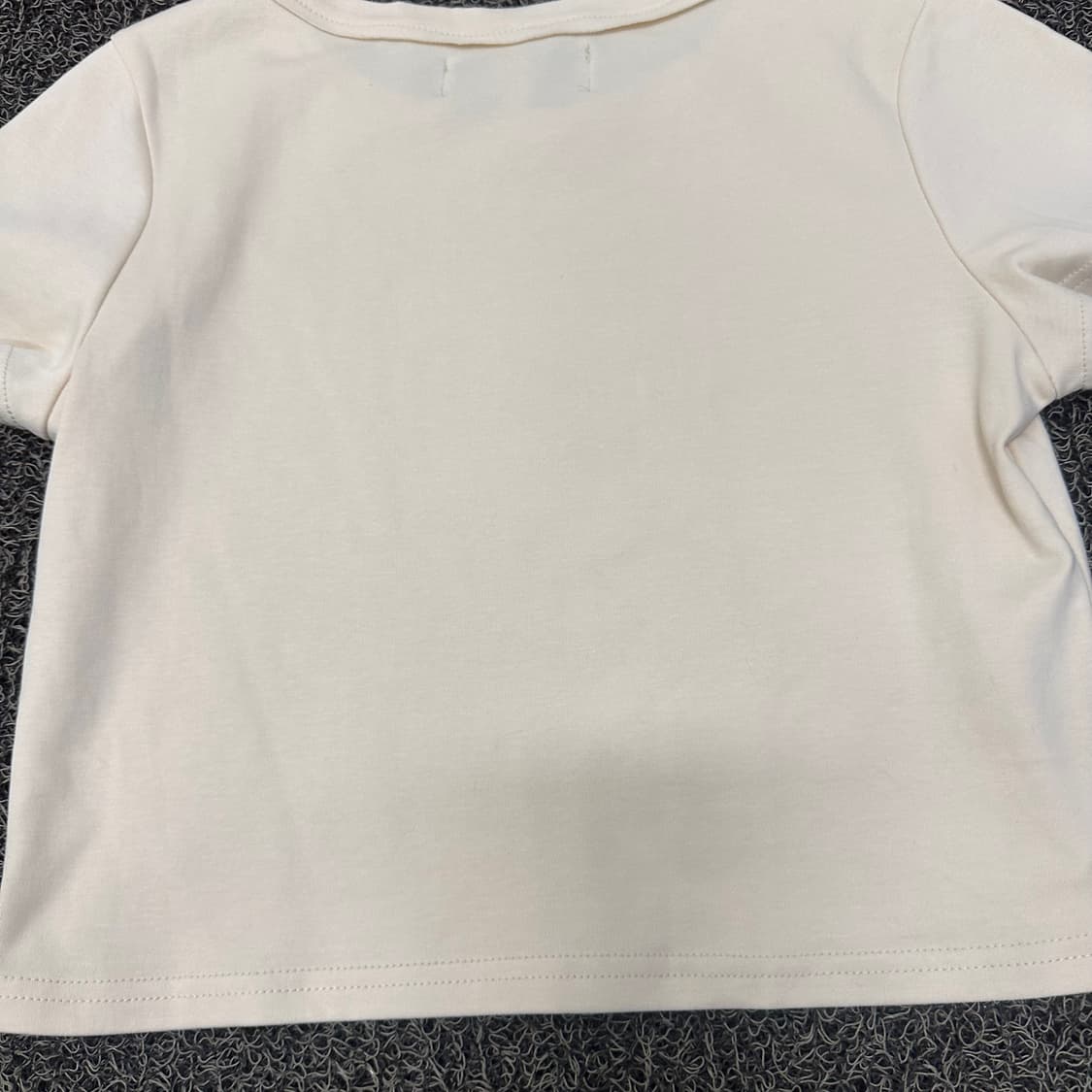 마뗑킴 여성 크롭 반팔 티셔츠 아이보리 상품이미지7