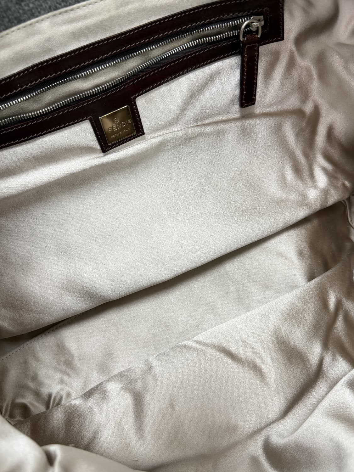 펜디 울 니트 롤 쇼퍼백 상품이미지8