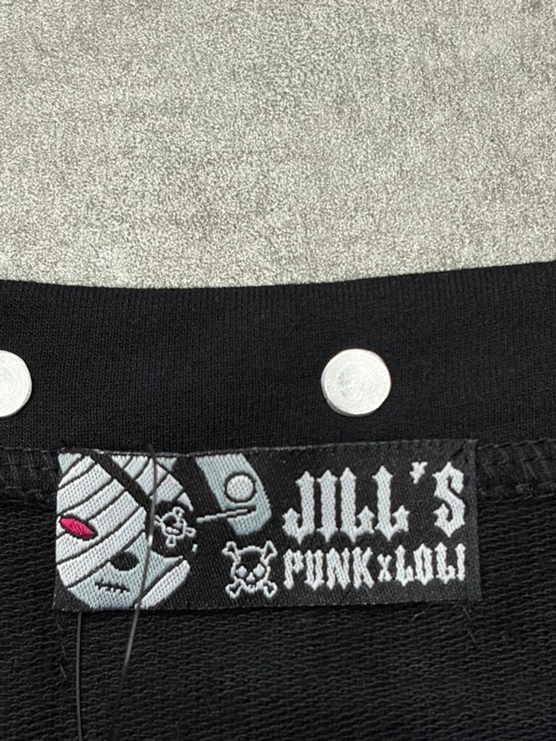 JILL‘S PUNK 오프숄더 초커 반팔티 상품이미지5