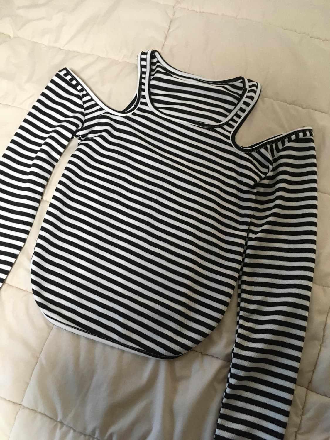 striped shirt open shoulders 상품이미지1