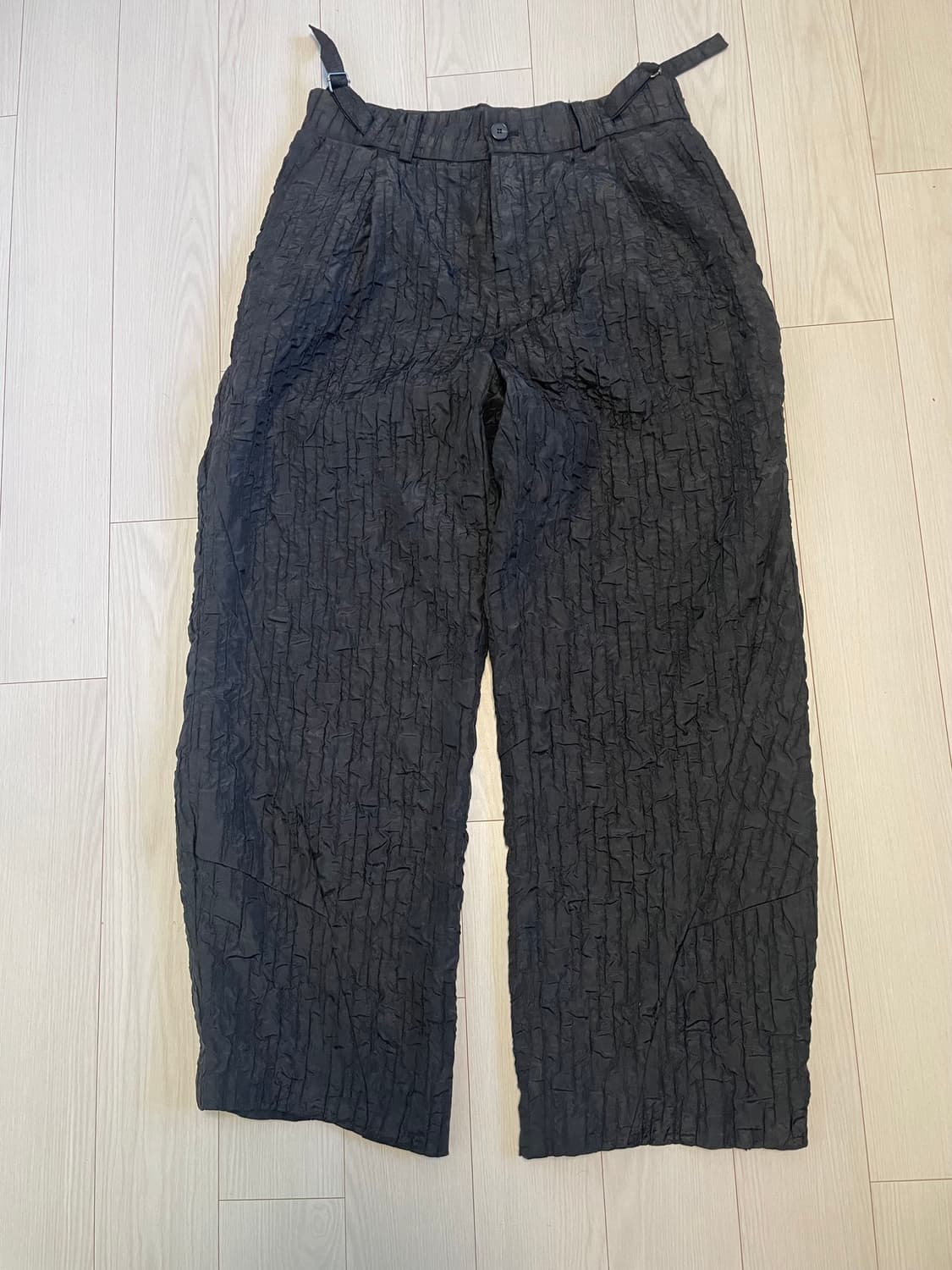 해칭룸 트라이앵글 트라우저 크리즈 블랙 [3] 상품이미지2