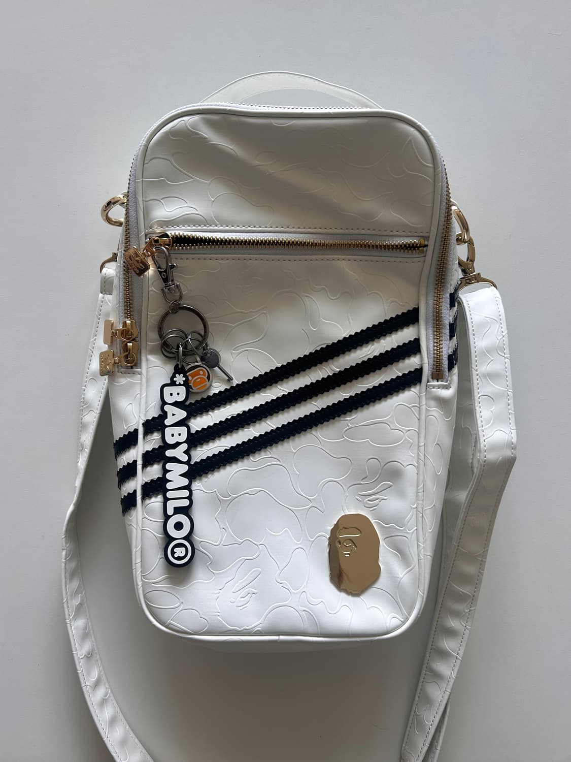 베이프 X 아디다스 숄더백 상품이미지7