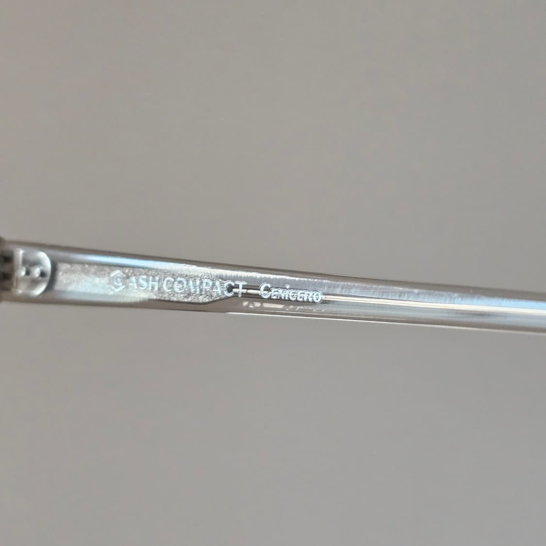 미시착 새제품) 애쉬컴팩트 세니세로 뿔테 안경테 웜그레이 반투명 틴트 상품이미지6