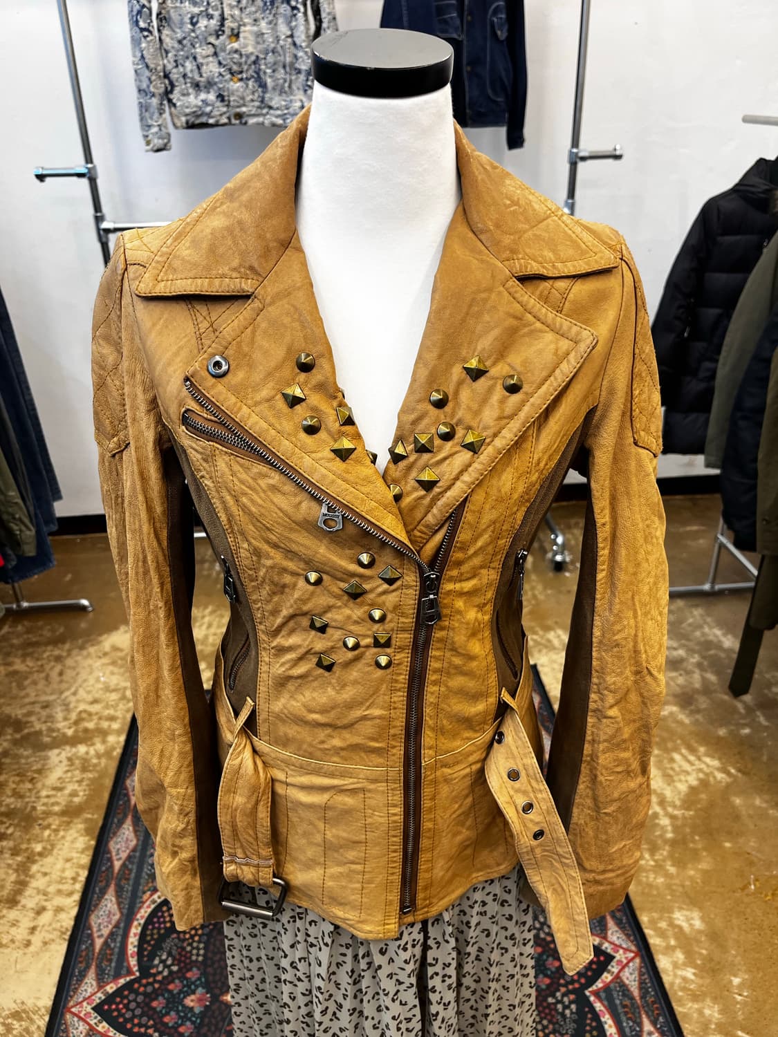 Moussy 피그 스킨 스터드 라이더 자켓 상품이미지2