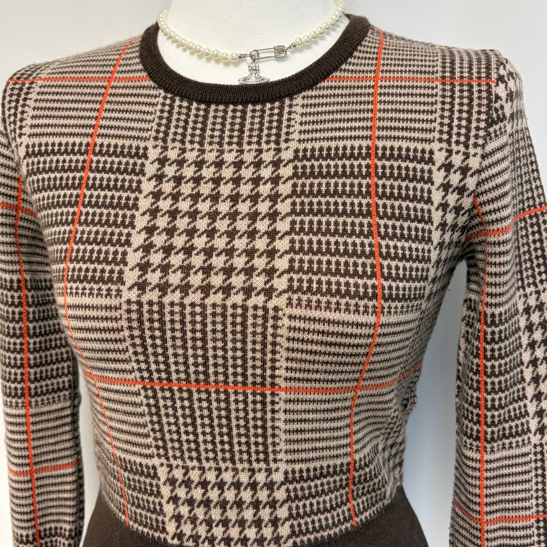 비비안웨스트우드 레드라벨 브라운 하운드 체크 니트 상품이미지4